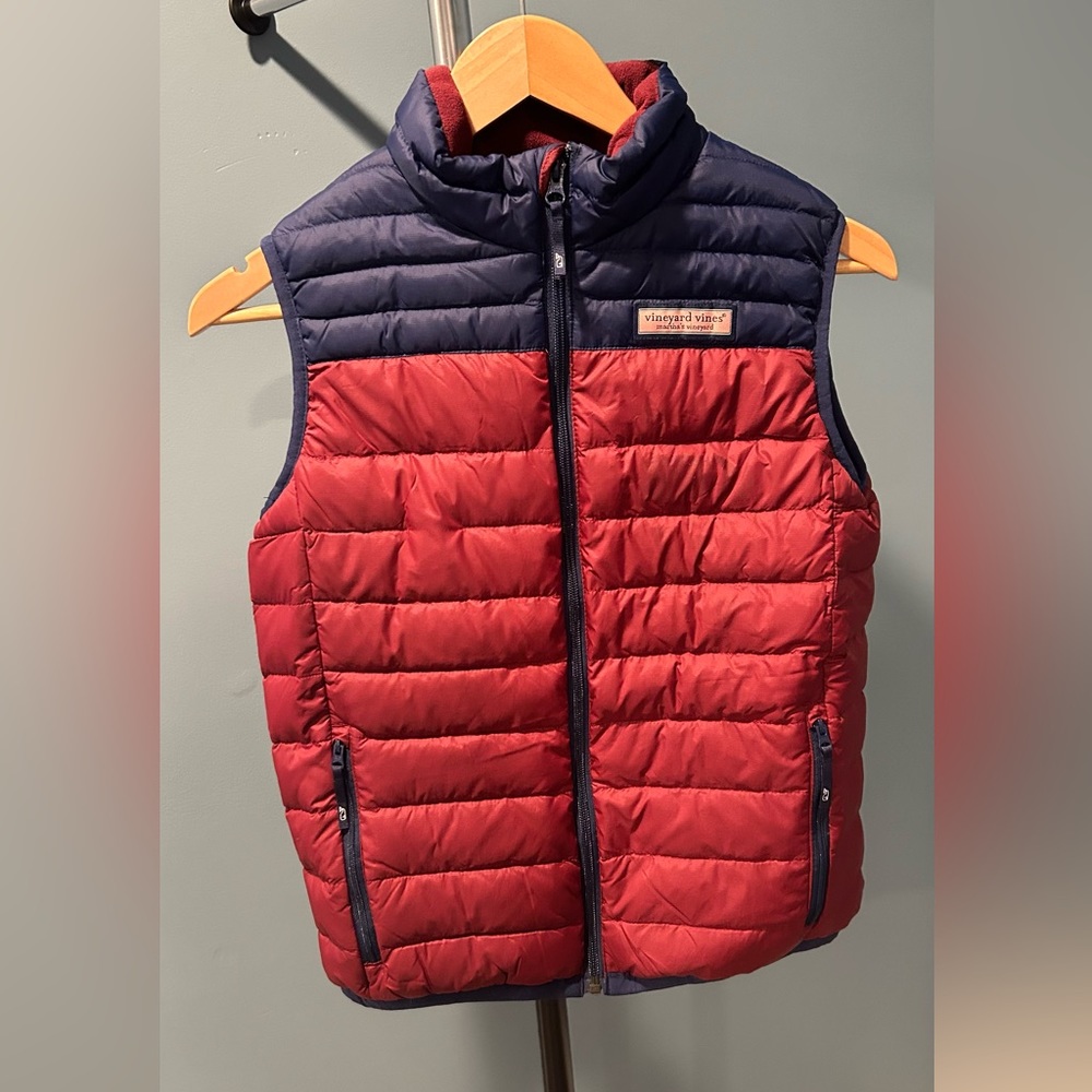 Boys Maroon/Navy Vineyard Vines Performance Mountain Vest - Large